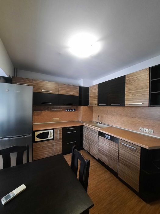 Отдавам четиристайно жилище под наем