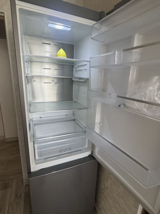 Продам холодильник Samsung в отличном состоянии