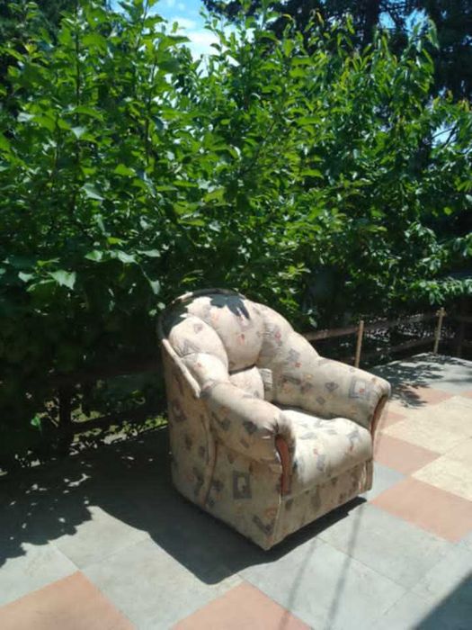 Продавам два ергономични фотьойла