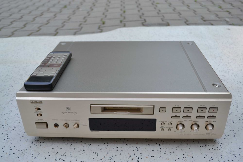 Minidisc Denon DMD-1600AL cu telecomanda