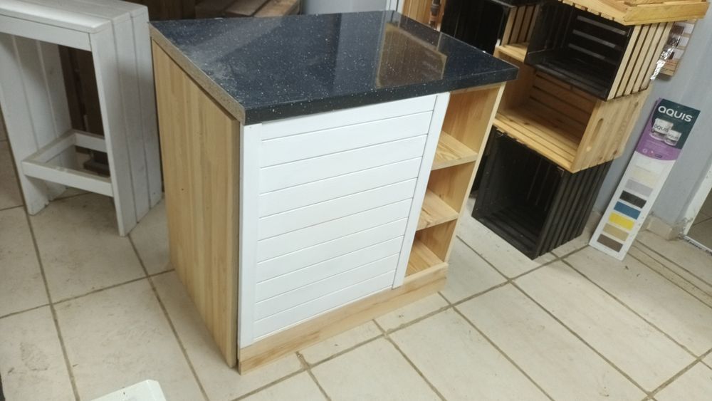 Шкаф за хладилник за вграждане.