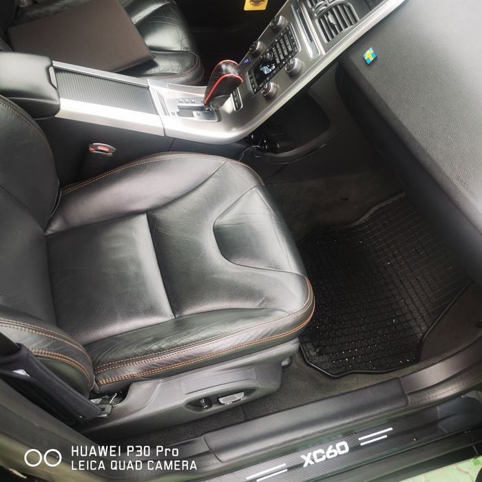 Vând Volvo XC 60 D5