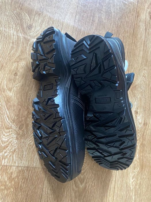 Комплект спецовки и обувь