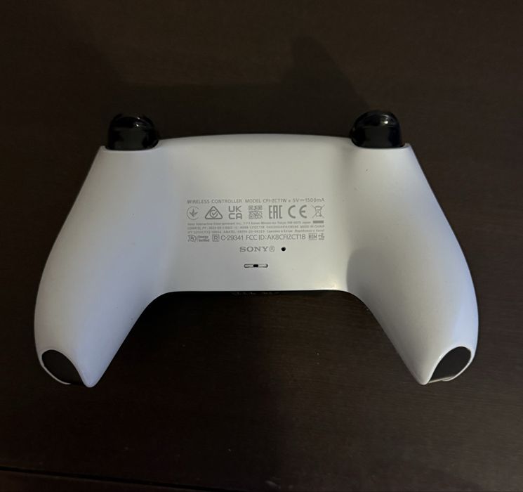 Vând controller original Sony DualSense pentru PlayStation 5