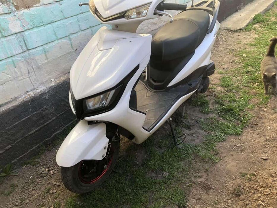 Продам м8 в хорошем состоянии