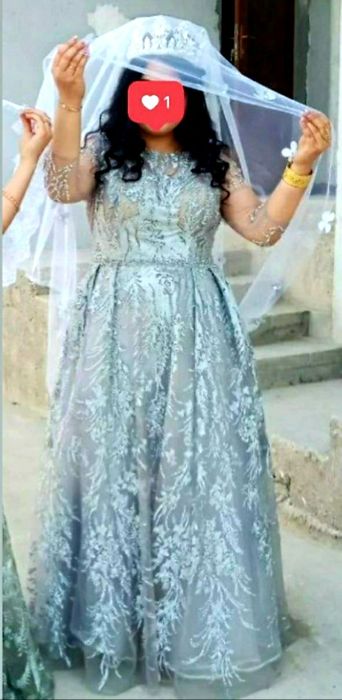 Vecherni kuylaklar 15 ta. Holatlari yaxshi