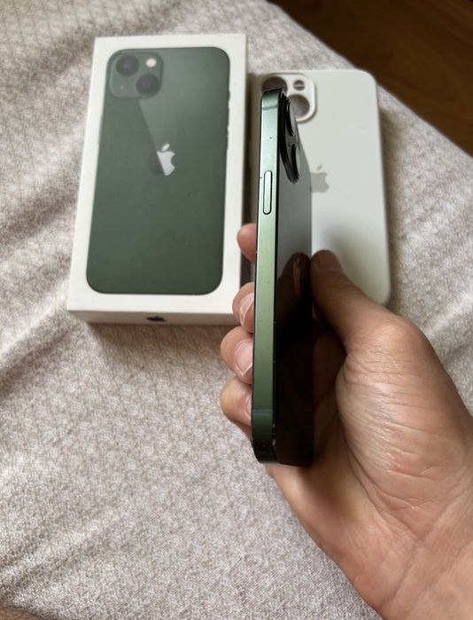 В продаже Iphone 13