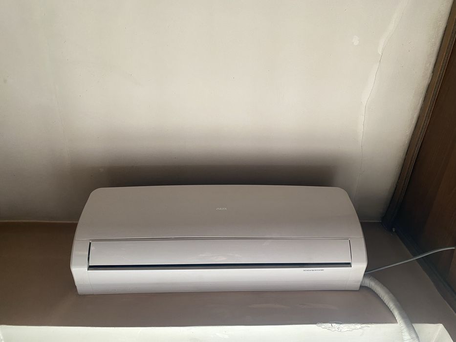 Кондиционер AUX 18