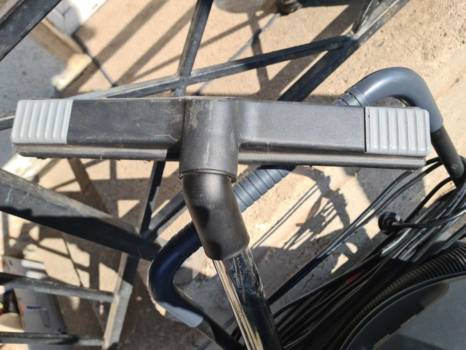 Професионална прахосмукачка