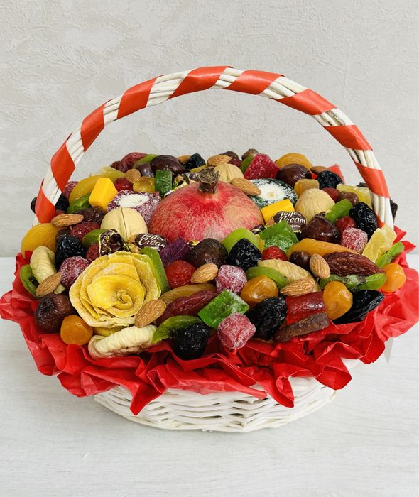 Сладкие букеты и корзины