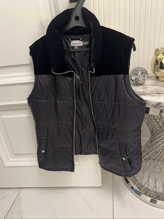 Calvin Klein , Zara.