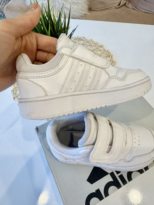 Бели детски маратонки/кецове