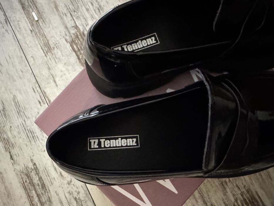 Лоуфъри тенденз лачени