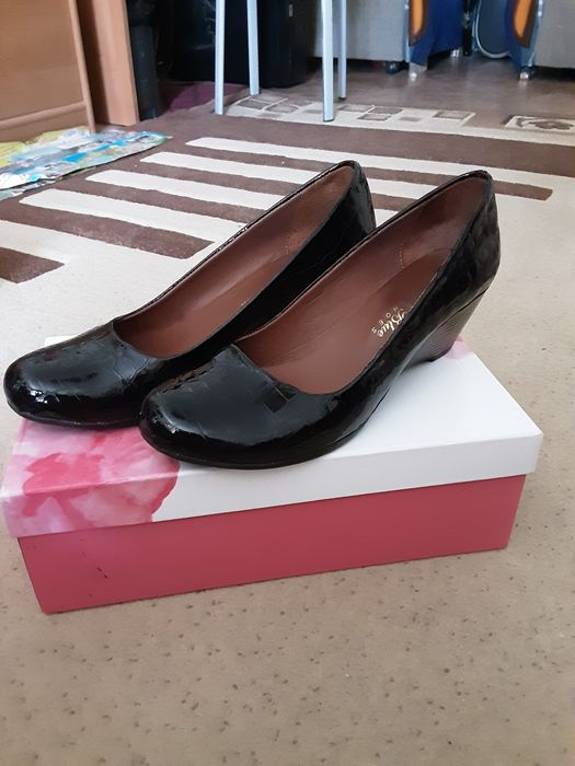 Женская весенняя обувь