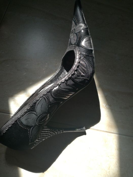 Официални оригинални обувки,