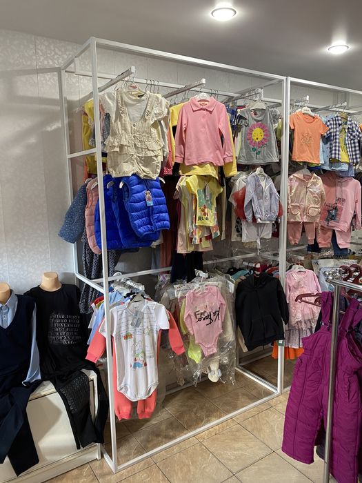 Торговое Оборудование для бутика магазина Детской одежды вешала лофт