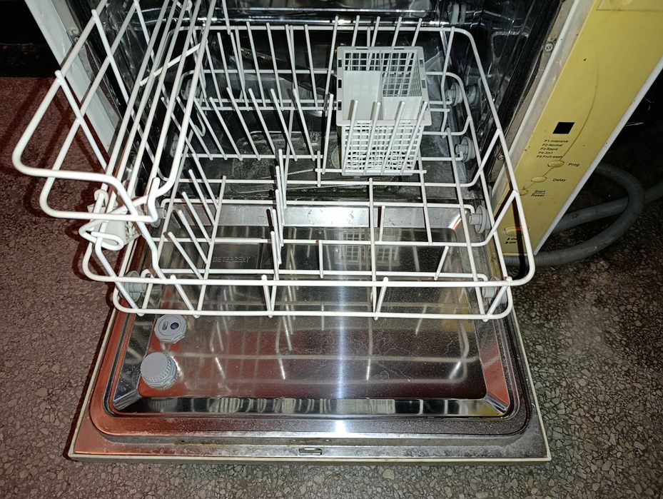 Съдомиялна РАБОТЕЩА Midea DW5A