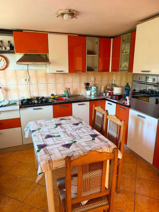 Casa si teren de vanzare