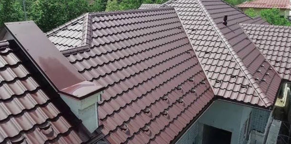 Reparatii acoperisuri montaj tigla ceramica