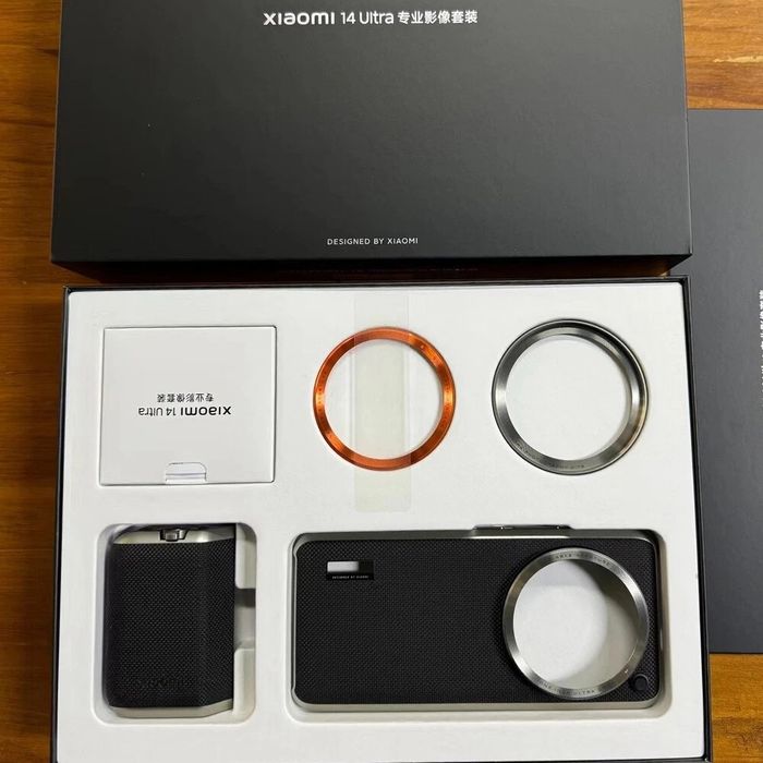 vând Xiaomi 14 ultra impecabil