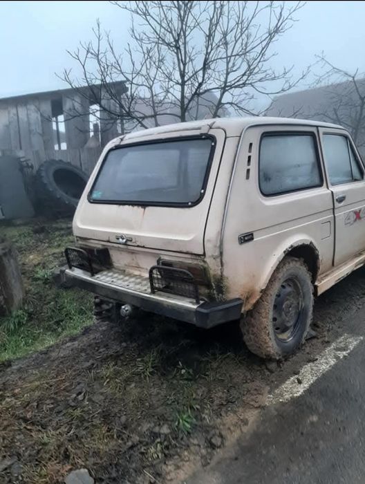 Vand Lada niva mai multe detalii in privat