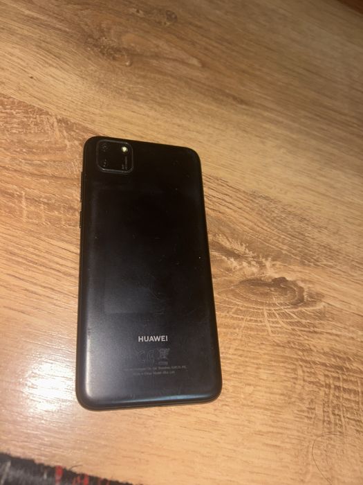 Este  un telefon mobil Huawei Y5p de culoare negru (Midnight Black) VAND URGENT!!