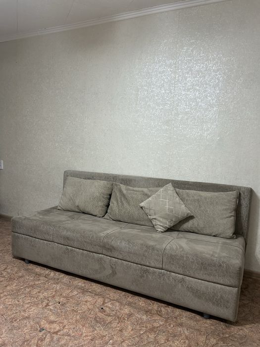 Продам диван,2м недорого!