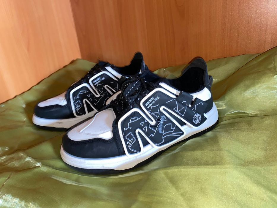 Продам зимние кроссовки