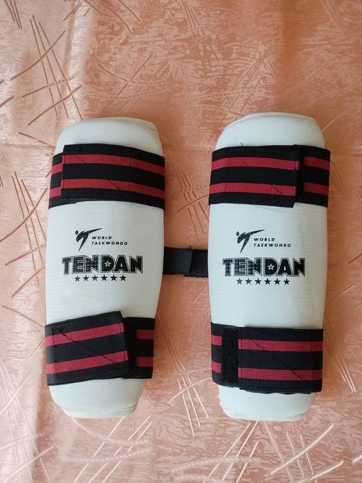 Протектори, каска и добок