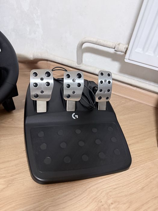Игровой руль Logitech g923