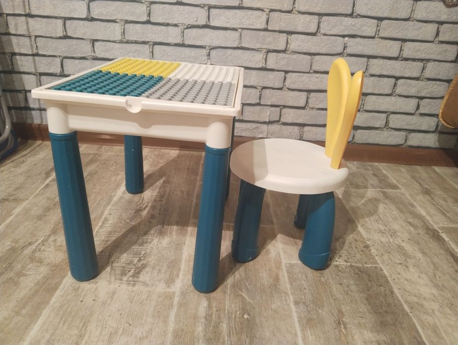Игрушечный стол со стульчиком 2500тг