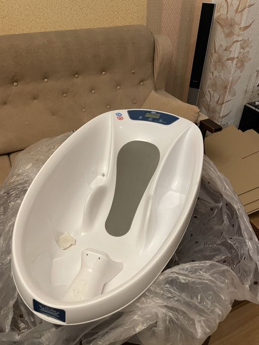 Вана Aquascale 3 в 1, включва стойка / цифрова везна / термометър