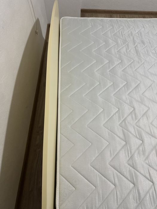 Спалня 190/160 със матрак MOREA