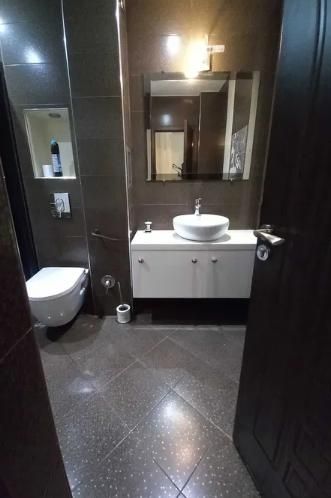 Дава се под наем Многостаен апартамент в Пловдив, Тракия - 150 кв.м за 918 € - Снимка #12