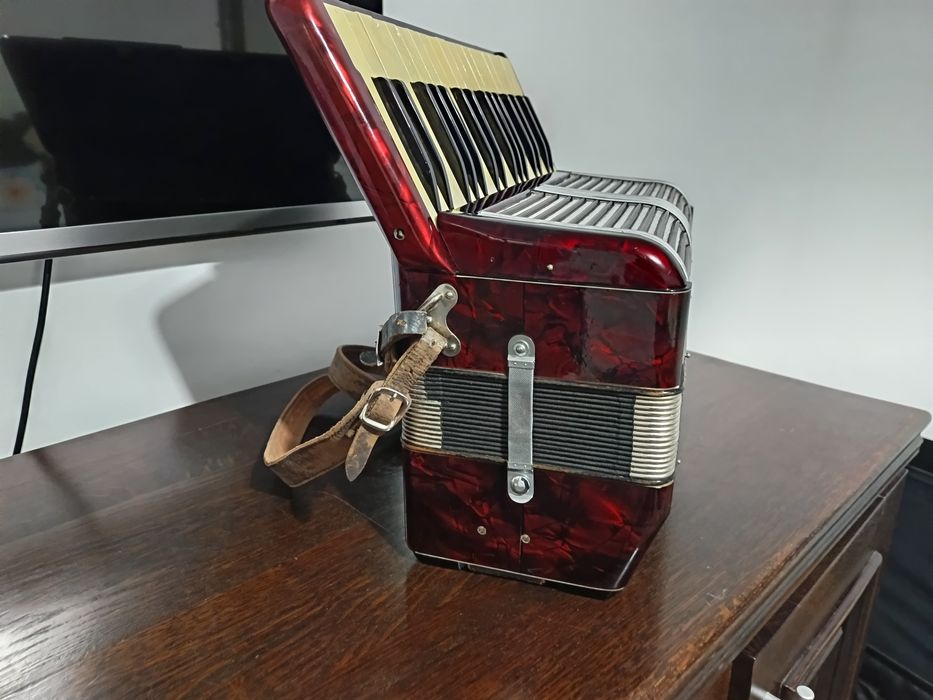 Vând Hohner vergele Tango 2 impecabil acord 8/70