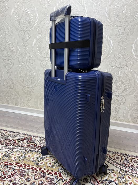 Чемодан M + кейс (набор) новый