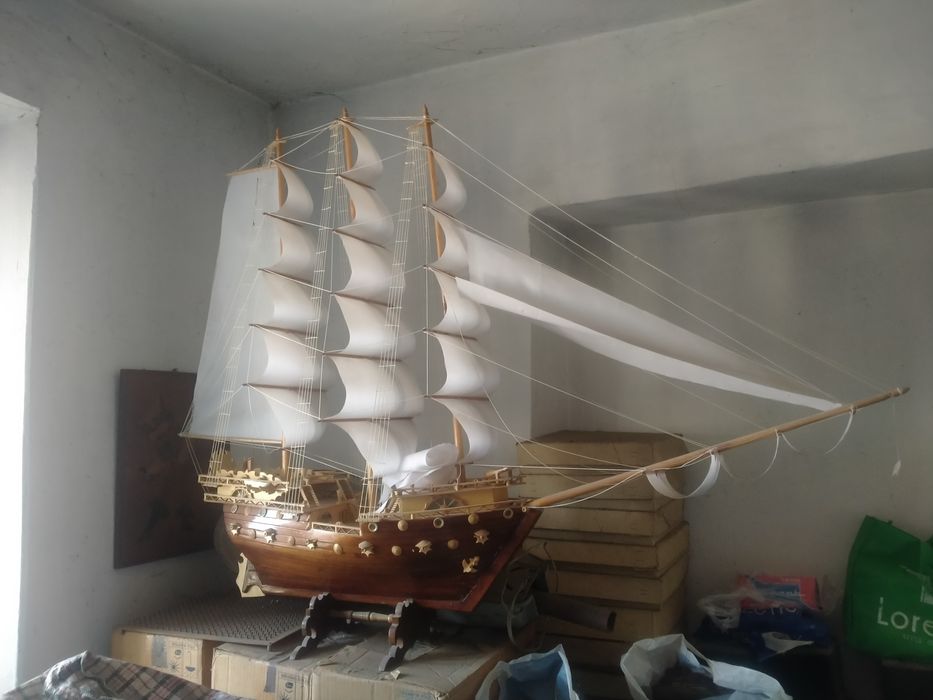 Корабль сувенирный