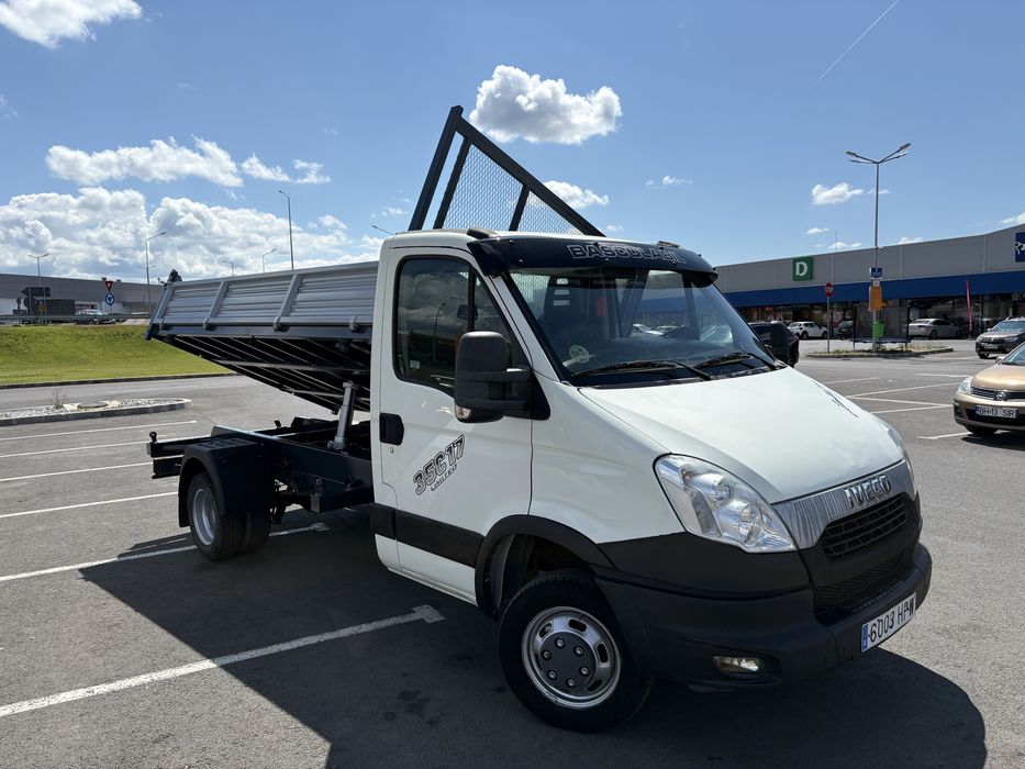 Iveco Daily 35C17 basculabil pe 3 parti, clima , an 2013, Spania