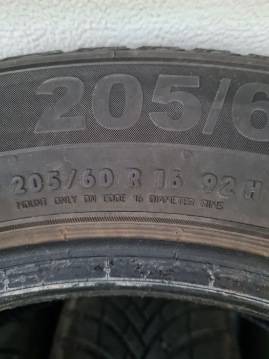 Зимни гуми 4 броя SEMPERIT SpeedGrip5 205 60 R16 дот 2721