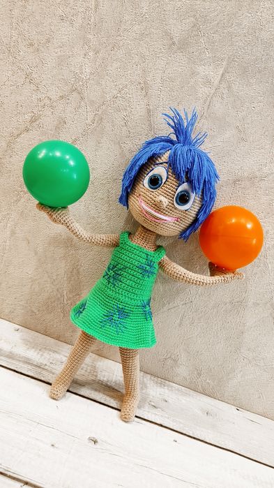 Кукла вязаная -эмоция Радость