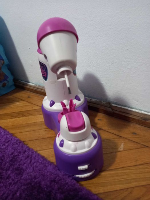 Jucarie robotel pentru facut unghii