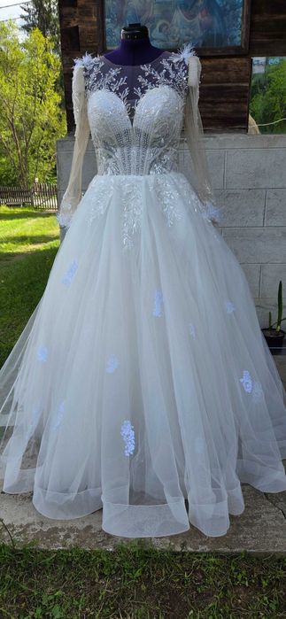 Vand rochie de mireasă