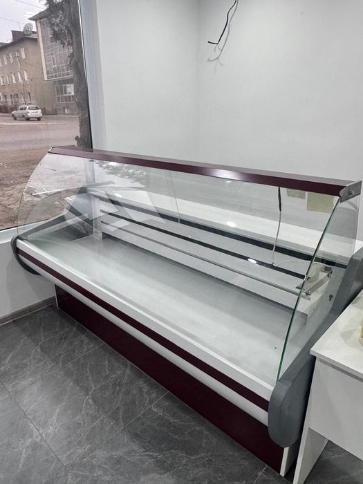 Продам витринный холодильник