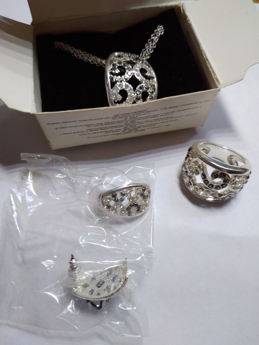 Бижутерия, наборы, колье, серьги новое разное