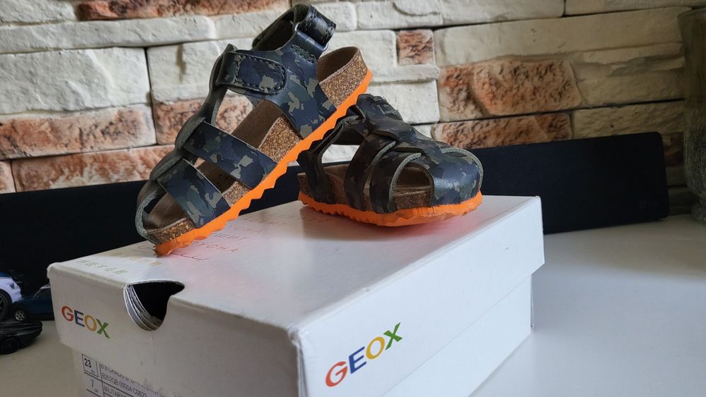 Детски сандали Geox