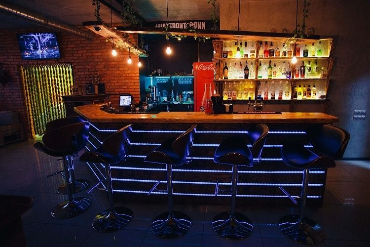 Кафе действующее вдоль дороги