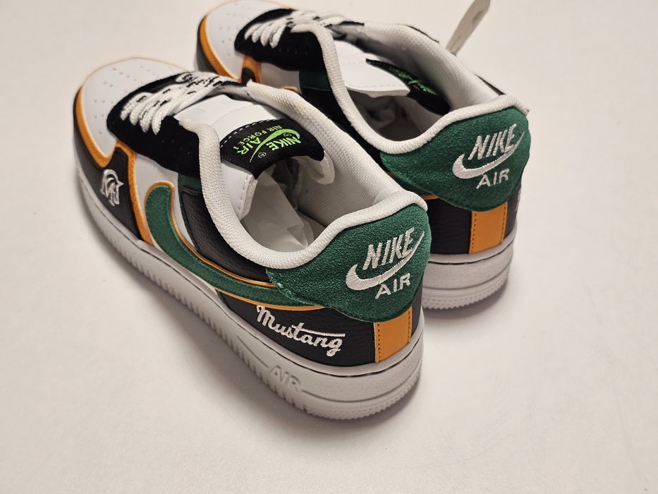 Adidași nike mustang