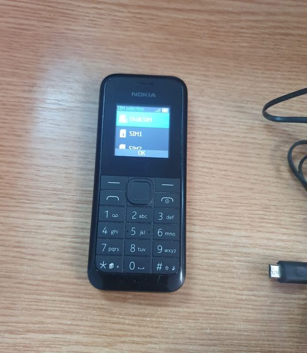 Telefon Nokia 105 2015 necodat lanterna ca nou functional cu incarcat