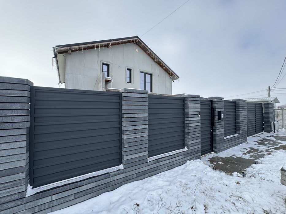 Gard din tabla cutata model CRT18 vopsit mat pe ambele parti 0,50mm