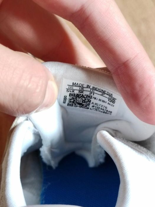 Adidași unisex mărimea 21